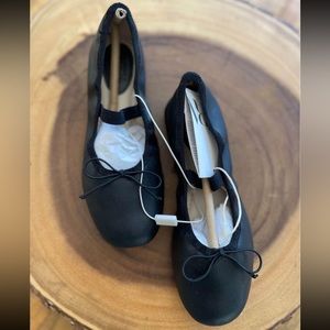 Zara ballerina shoes for girls, never worn still brand new. Purchased for 35$+tx